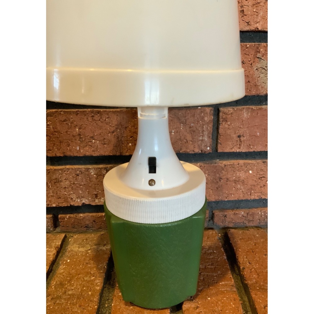 Vintage Ray O Vac 70s Green Portable Table Lamp Camping Light‎ - Picture 2 of 5